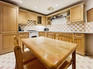 Photo 7- click for photo gallery